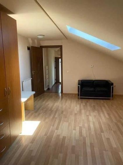 Apartament cu 2 camere nedecomandat în Gruia