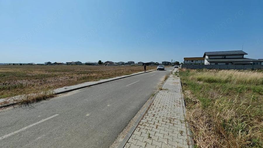 Teren de 15000 mp, în Dragomirești-Deal