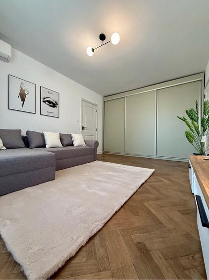 Apartament cu 2 camere semidecomandat în City Park Mall