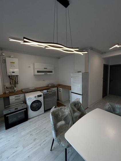 Apartament cu 2 camere decomandat, mobilat în Intim