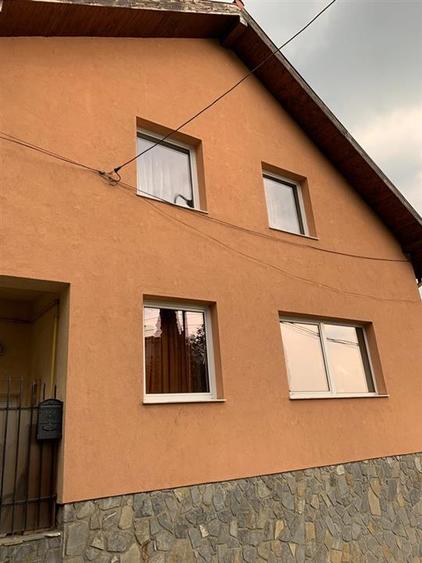 Casă individuală cu 5 camere cu Teren 400 Mp în Schei