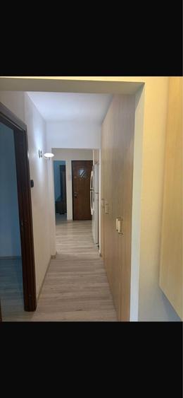 Apartament cu 3 camere în 9 Mai