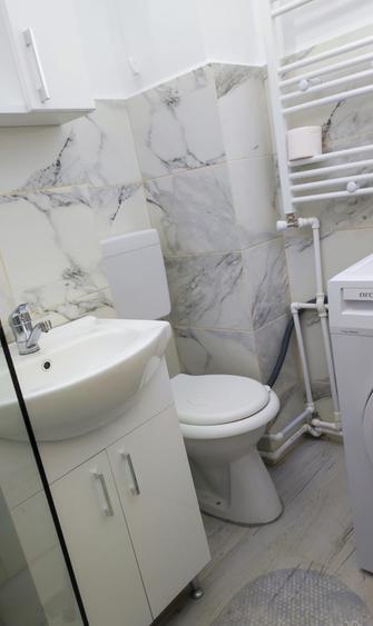Garsonieră decomandată în Central