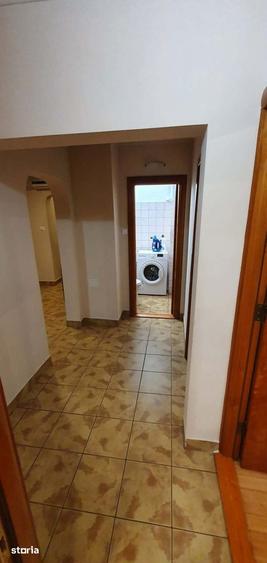Apartament cu 3 camere decomandat, mobilat în Aurel Vlaicu
