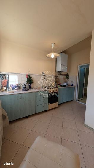 Apartament cu 3 camere, mobilat în Central