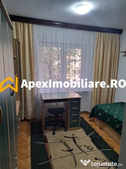 Apartament cu 3 camere decomandat în Obor