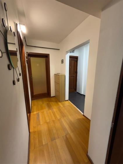 Apartament cu 2 camere decomandat, mobilat în Republicii
