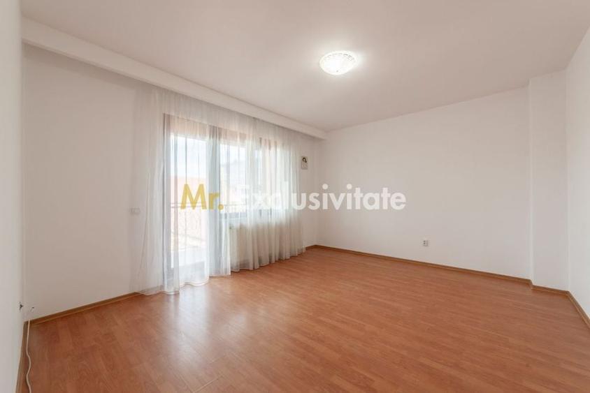 Casă cu 5 camere cu Teren 1000 Mp în Central