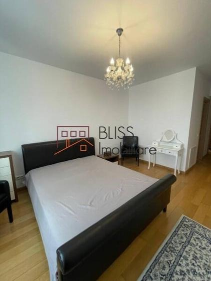 Apartament cu 3 camere semidecomandat în Aviației