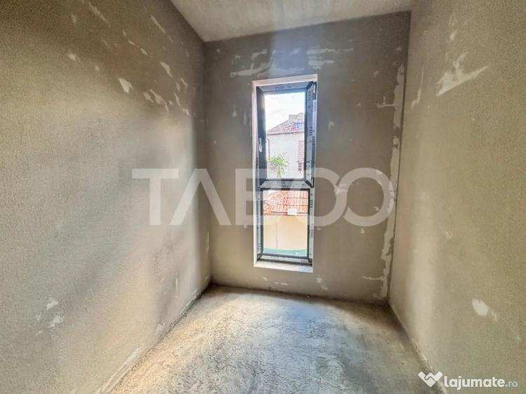 Apartament cu 4 camere semidecomandat în Mărăști