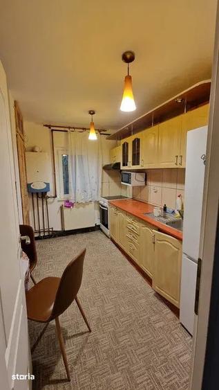 Apartament cu 3 camere decomandat în Micro 16