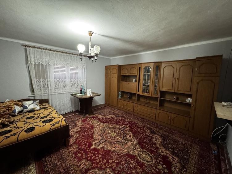 Casă cu 4 camere cu Teren 2800 Mp în Râpa