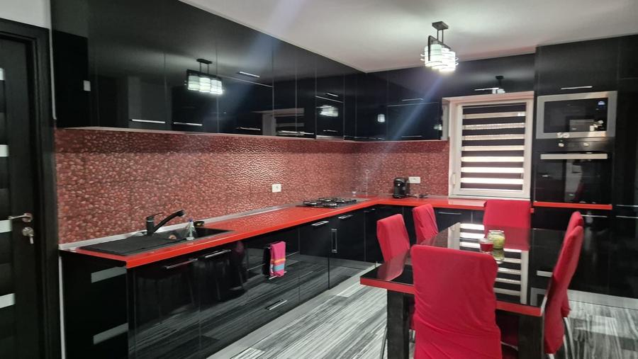 Apartament cu 3 camere decomandat în Lăpuș