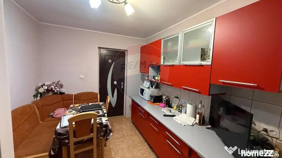 Casă cu 5 camere cu Teren 500 Mp în Est