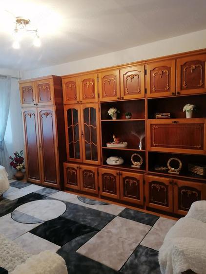 Apartament cu 2 camere decomandat în Nicolina