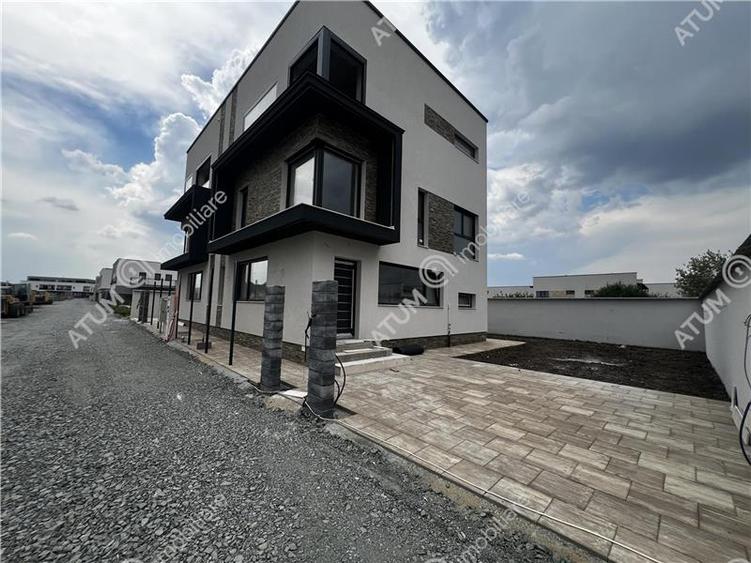 Duplex cu 4 camere cu Canalizare în Șelimbăr