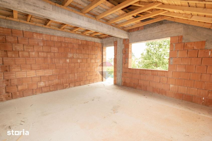 Casă cu 5 camere cu Teren 1000 Mp în Balotești