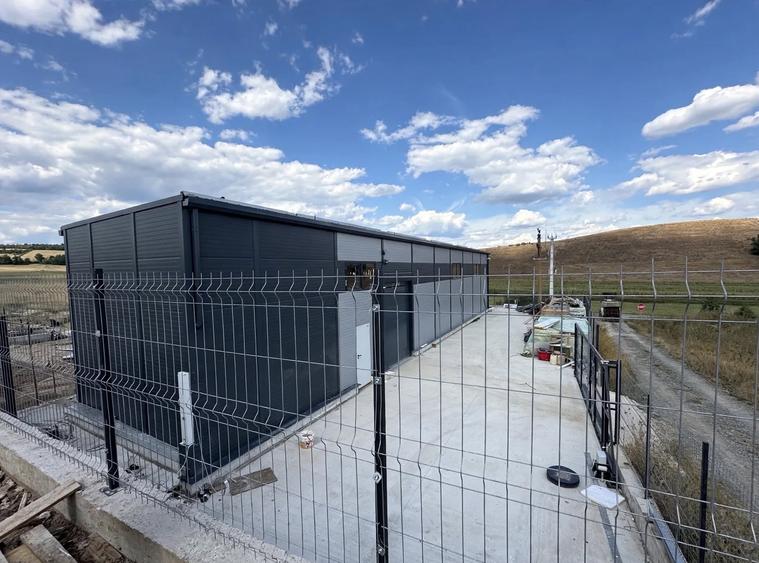 Spațiu industrial, de 350 mp, în Corușu
