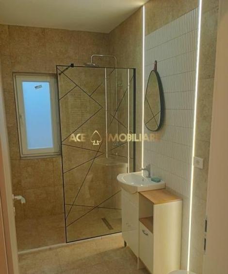 Casă individuală cu 4 camere cu Canalizare în Berceni