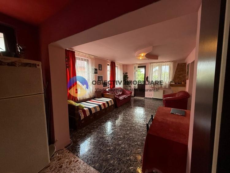 Casă individuală cu 5 camere cu Canalizare în Săvinești