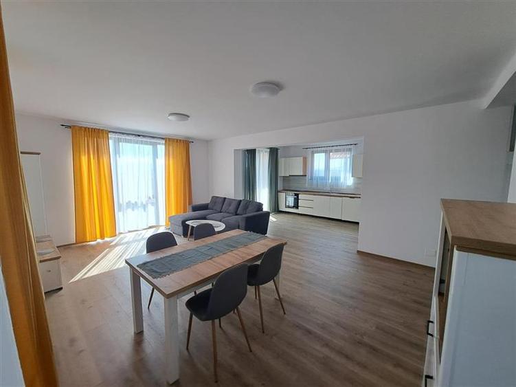 Duplex cu 4 camere cu Canalizare în Dâmbul Rotund