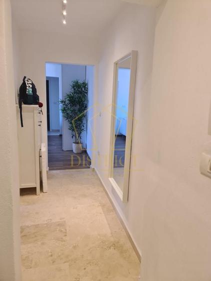Apartament cu 2 camere semidecomandat, mobilat în Complex Studențesc