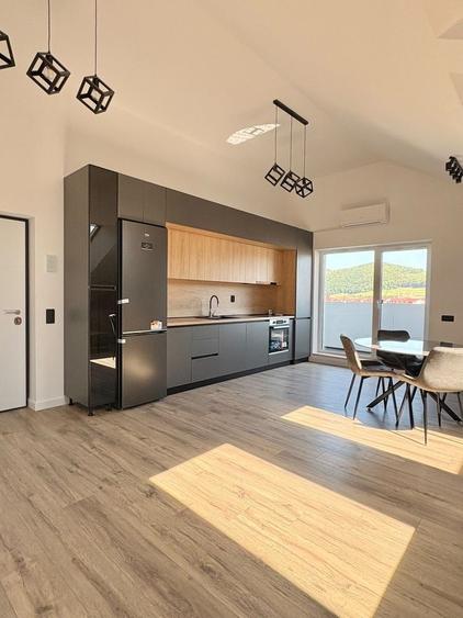 Apartament cu 2 camere decomandat în Florești