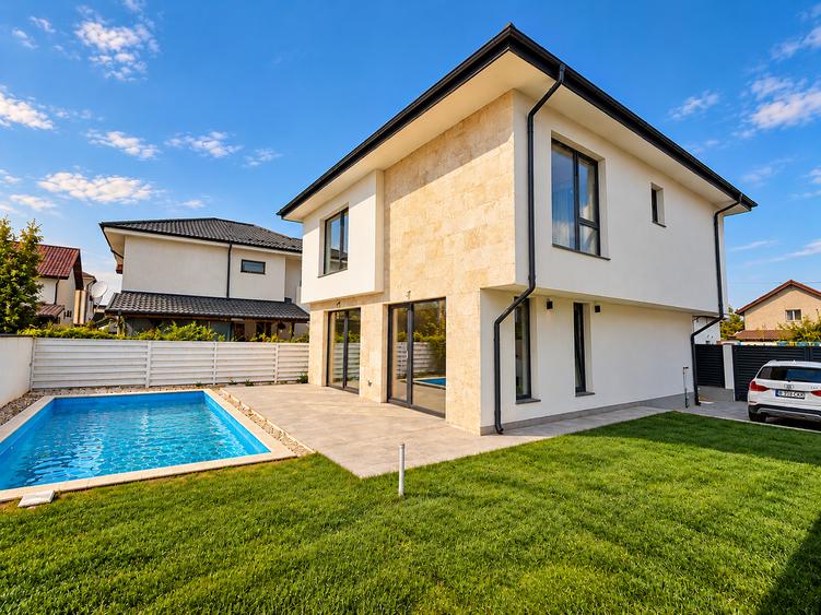 Casă cu 4 camere cu Piscina în Tunari