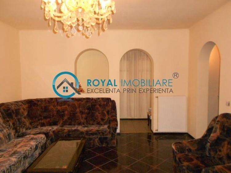Casă individuală cu 9 camere cu Canalizare în Poștei - Bucov