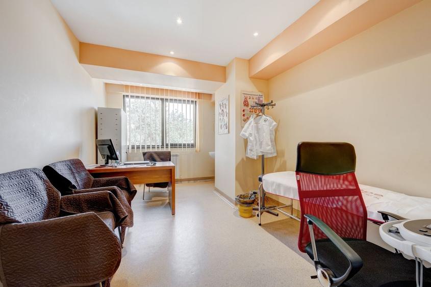 Apartament cu 7 camere decomandat, mobilat în Dorobanți
