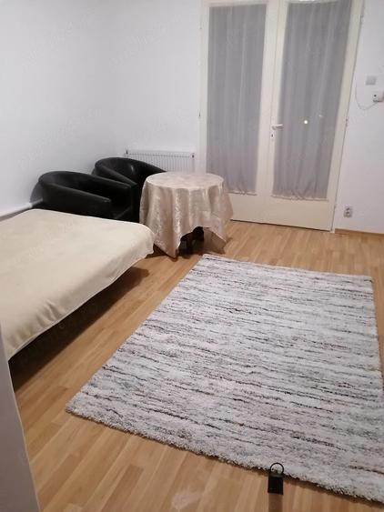 Garsonieră decomandată în Central