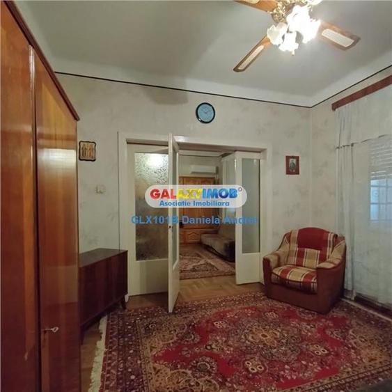 Apartament cu 4 camere semidecomandat, mobilat în Calea Plevnei