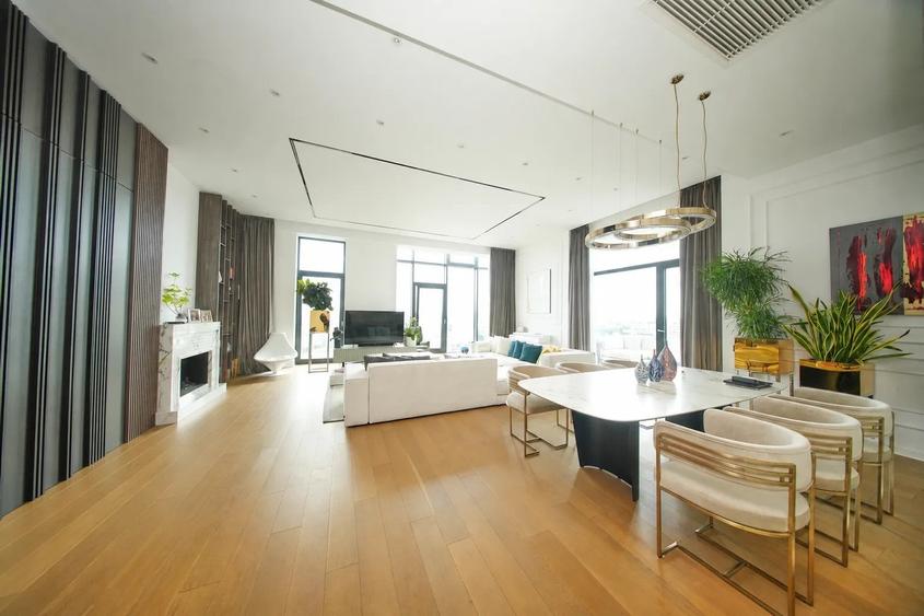 Apartament cu 4 camere decomandat în Herăstrău