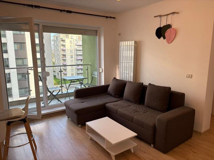 Apartament cu 2 camere decomandat, mobilat în Tractorul