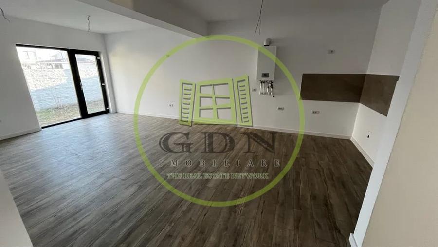 Casă individuală cu 4 camere cu Teren 300 Mp în Preajba