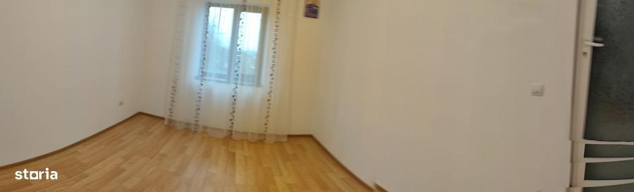 Casă cu 5 camere cu Teren 1958 Mp în Modelu