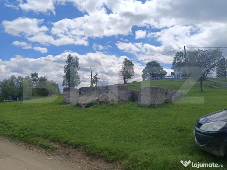 Casă cu 1 camere cu Teren 1093 Mp în Peștera