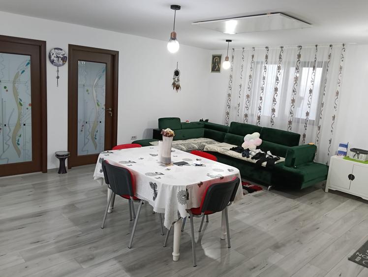 Casă individuală cu 3 camere cu Teren 600 Mp în Dumbrava Roșie