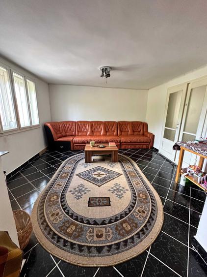 Casă cu 3 camere în Central