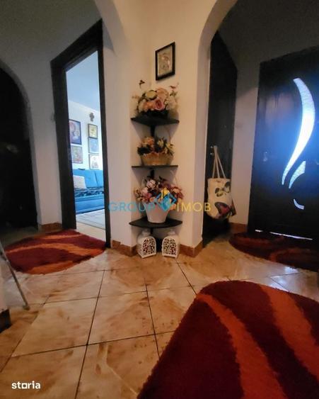 Apartament cu 3 camere decomandat în Narcisa