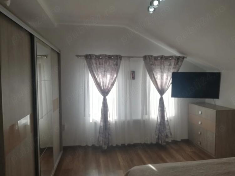 Casă cu 5 camere cu Teren 220 Mp în Central