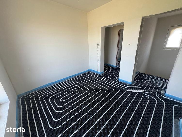 Casă cu 4 camere decomandat cu Teren 300 Mp în Șura Mică
