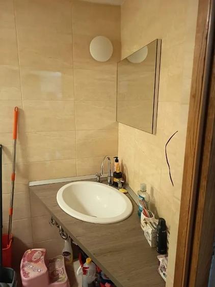 Casă cu 5 camere în Central