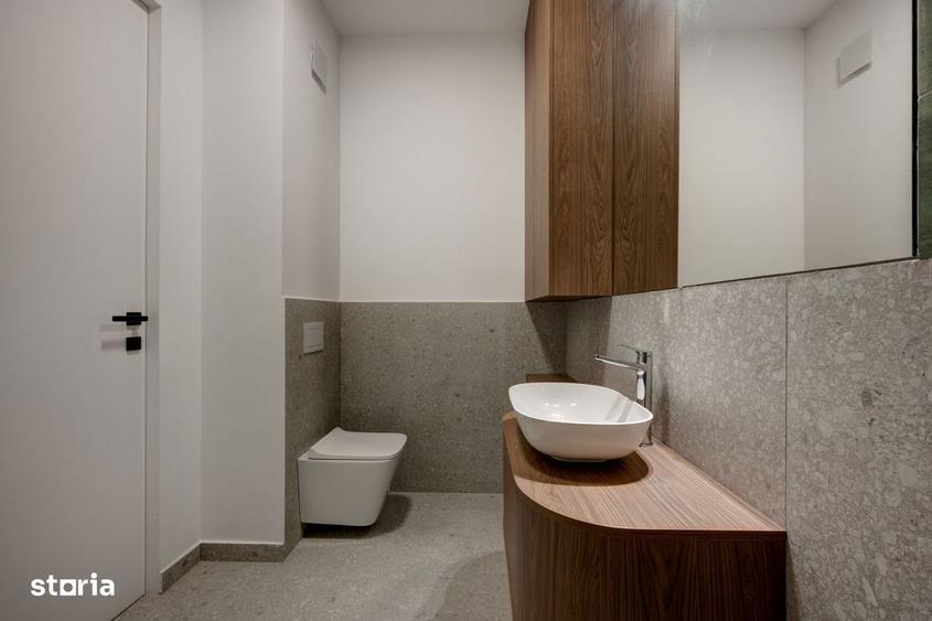 Apartament cu 3 camere, mobilat în Tei