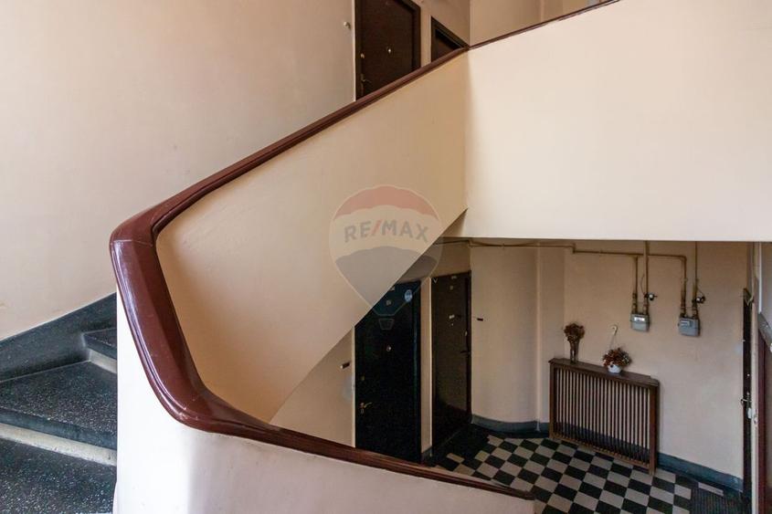 Apartament cu 2 camere decomandat în P-ța Dorobanți