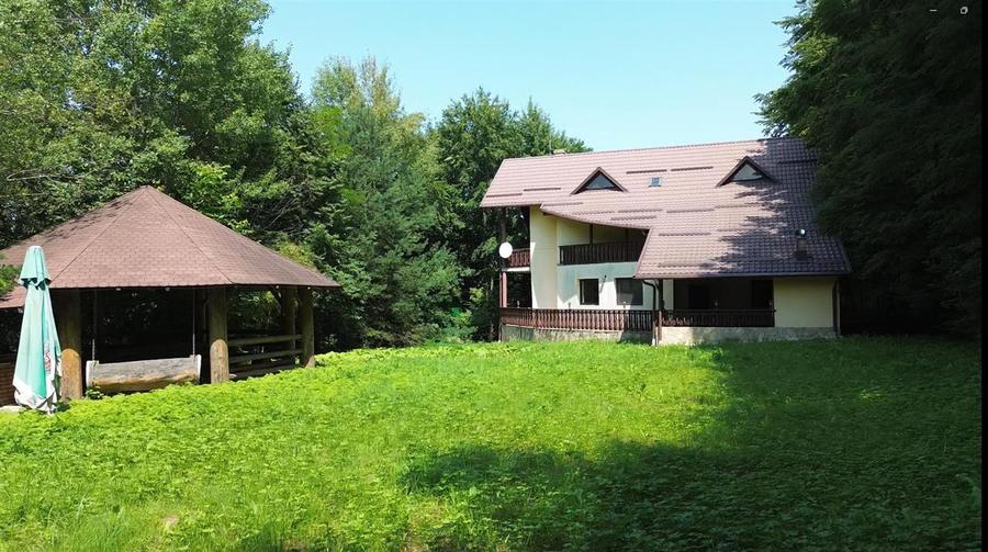 Hotel/Pensiune, de 300 mp, în Sucevița