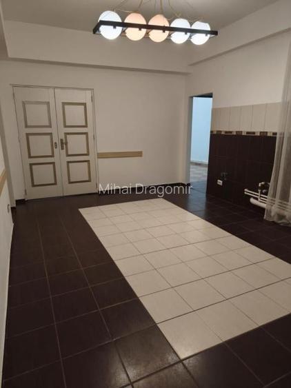 Apartament 3 camere de vânzare – Căderea Bastiliei