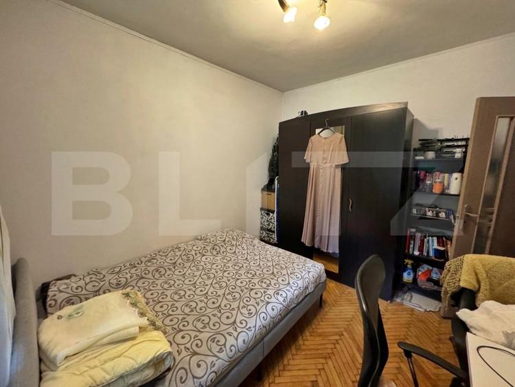 Apartament cu 3 camere semidecomandat în Calea Severinului
