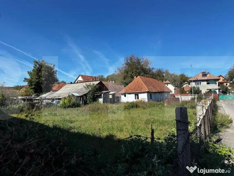 Casă cu 2 camere cu Teren 680 Mp în Simeria