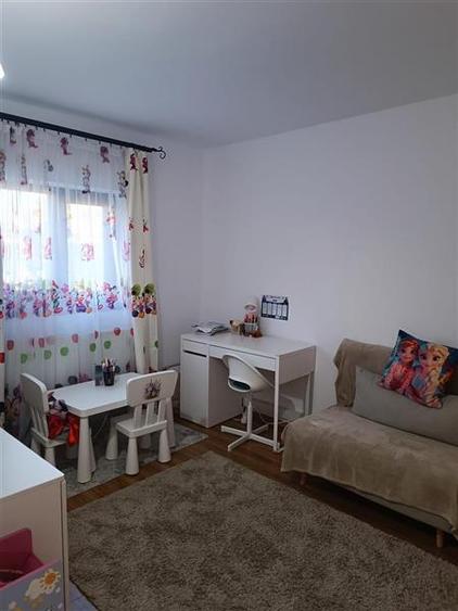 Casă individuală cu 5 camere cu Teren 252 Mp în Central